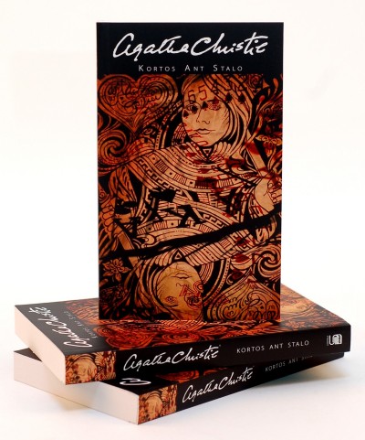 Agatha Christie — Kortos ant stalo
